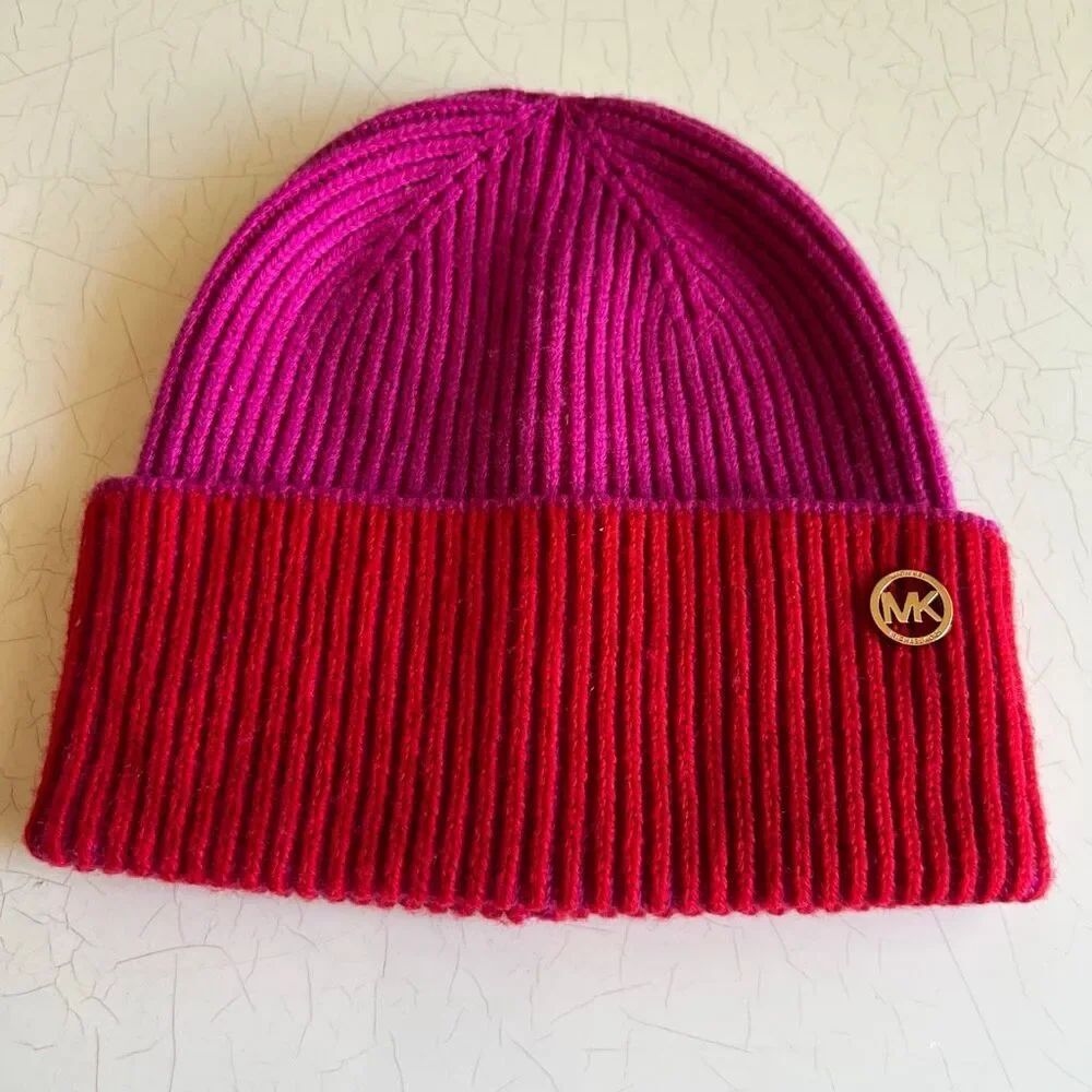MICHAEL KORS Plaited Fisherman ribbed wool women's beanie winter hat in Fuchsia
